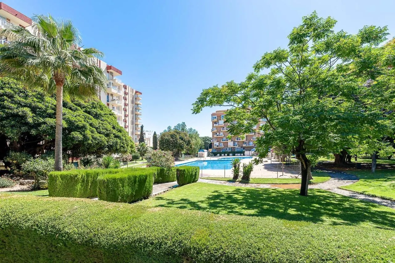 797 Holiday Rentals- Comodo Apartamento Para 4 En Hercules Бенальмадена Испания