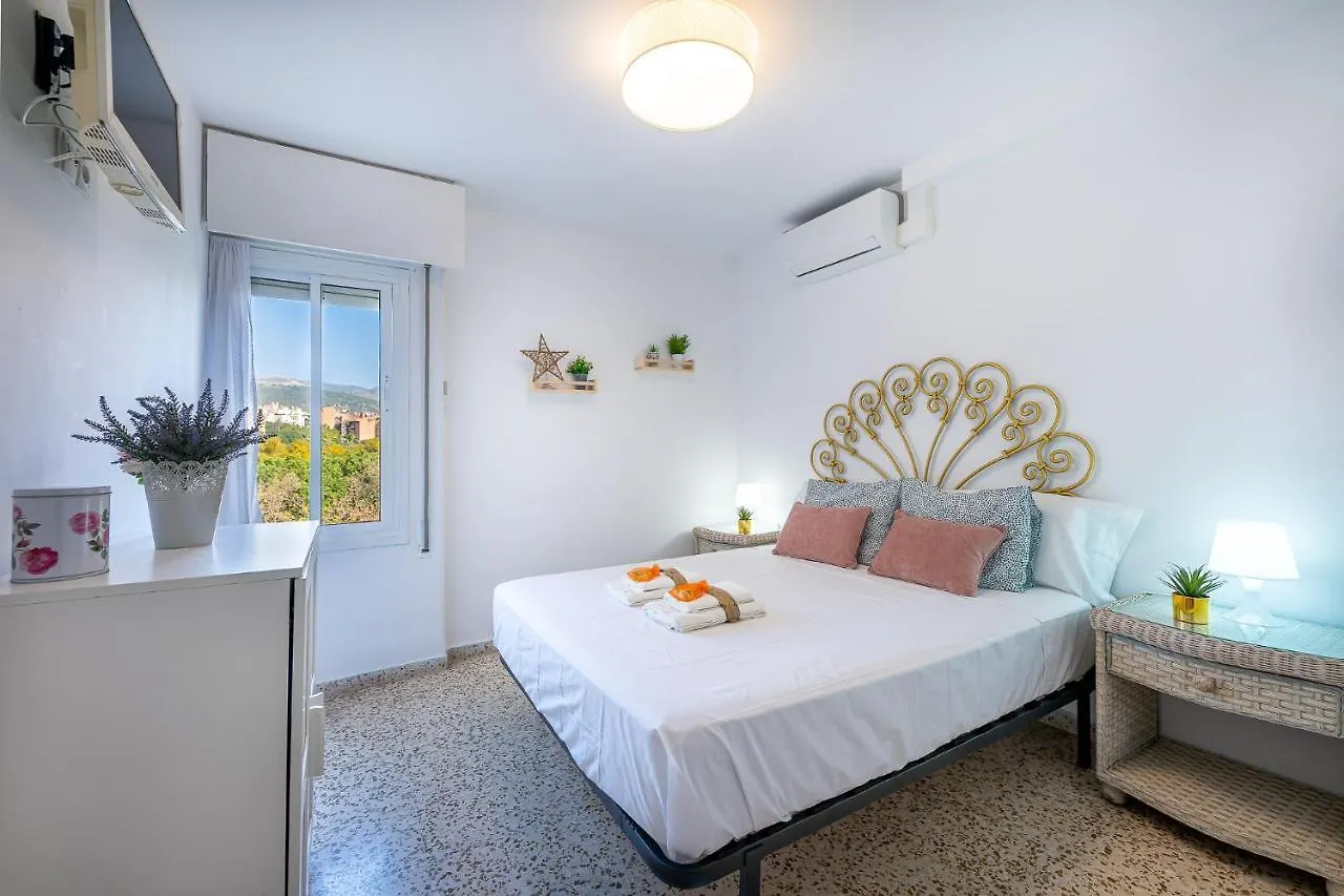 797 Holiday Rentals- Comodo Apartamento Para 4 En Hercules Бенальмадена Апартаменты